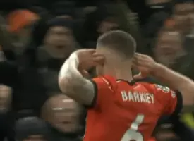 巴克利：踢阿森纳进三个证明卢顿有好的心态，踢曼城要加油
“我们在对阵强队的比赛中