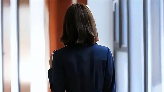 回顾贵州17岁少年惦记29岁女邻居，在卧室发生关系，女子崩溃报警