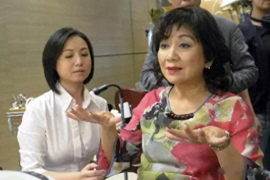 演了38年戏，75岁才靠龙套被观众记住，女儿拿金像奖儿子拿奥斯卡