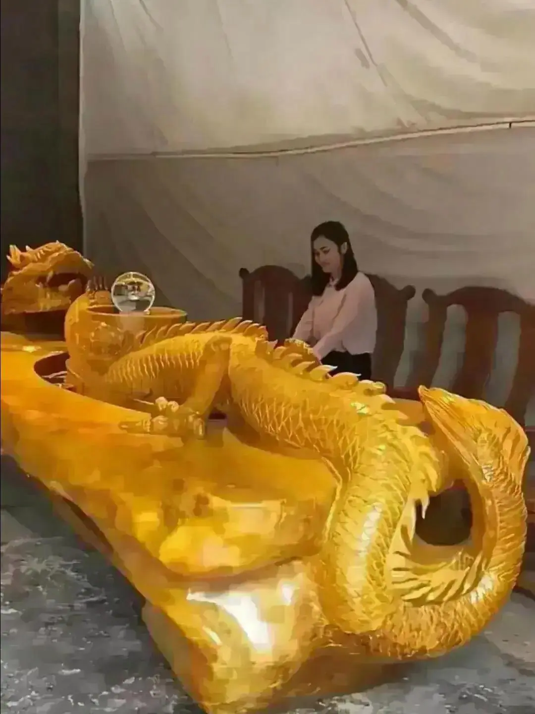 除了装13外，谁还会买这样的茶几？
