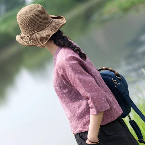 #解冻性情# #两性情感# 感情上无底线的迎合对方无疑是最愚蠢的行为。这种行为不