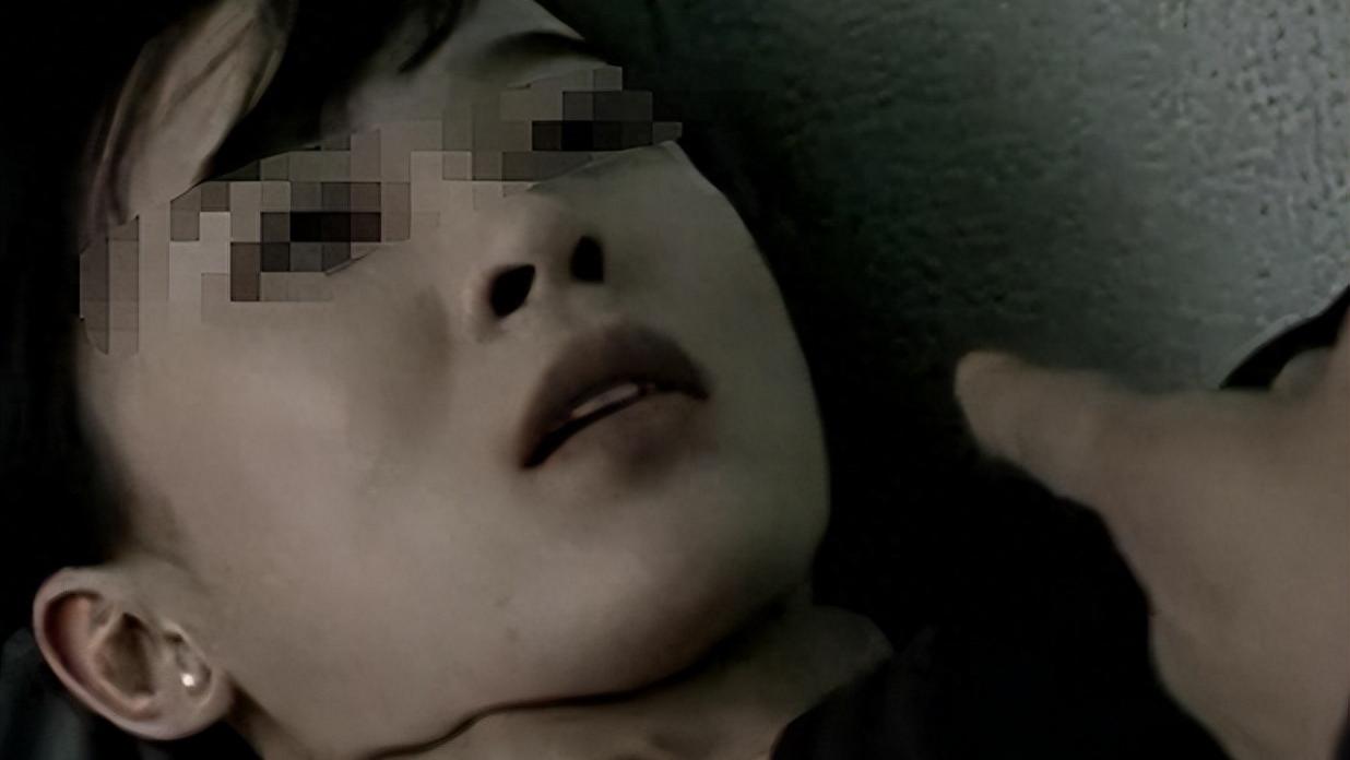 21岁小伙侵犯47岁保洁阿姨，事后还拍照威胁，阿姨：我没脸见人了