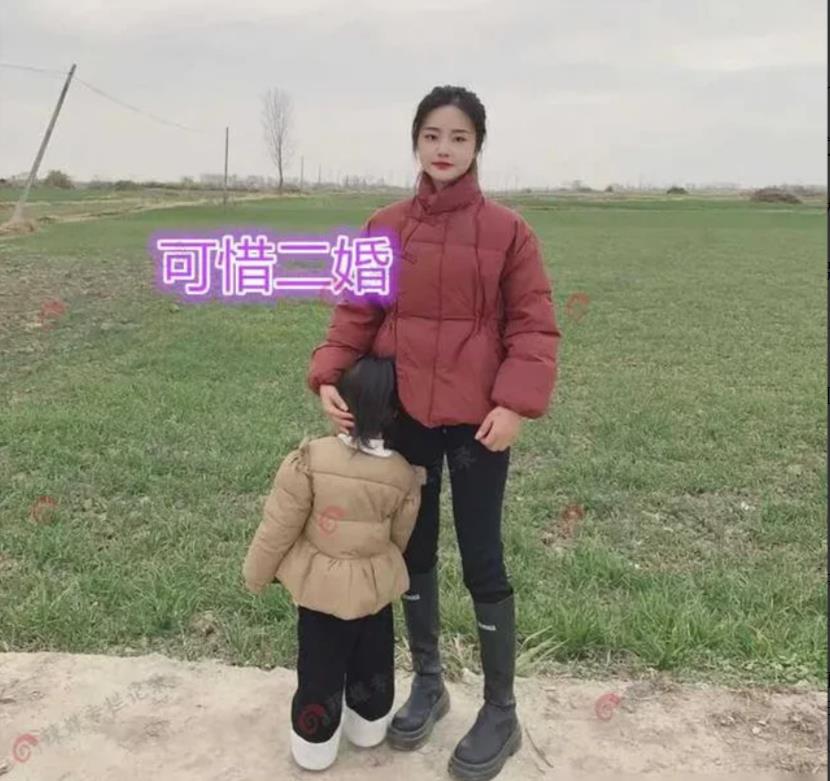 河南：男子和二婚女子相亲，第一眼就沦陷：她太漂亮，我不介意 在河南的一个小镇上，