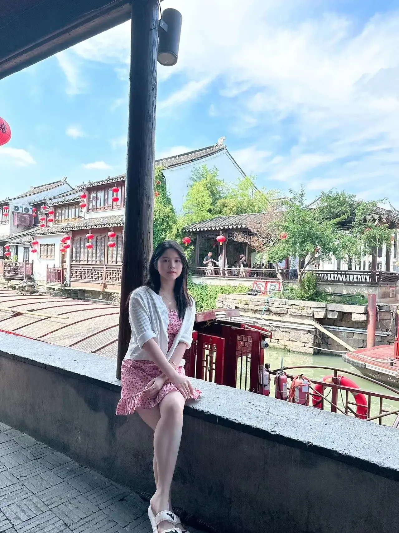 昨天相亲2个男孩，不合适

一个是教师，工资7000，研究生毕业，29了，长的一