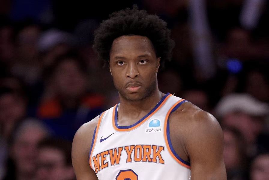 在猛龙和尼克斯完成阿奴诺比的交易时，很多声音就表示尼克斯用巴雷特和奎克利两位年轻