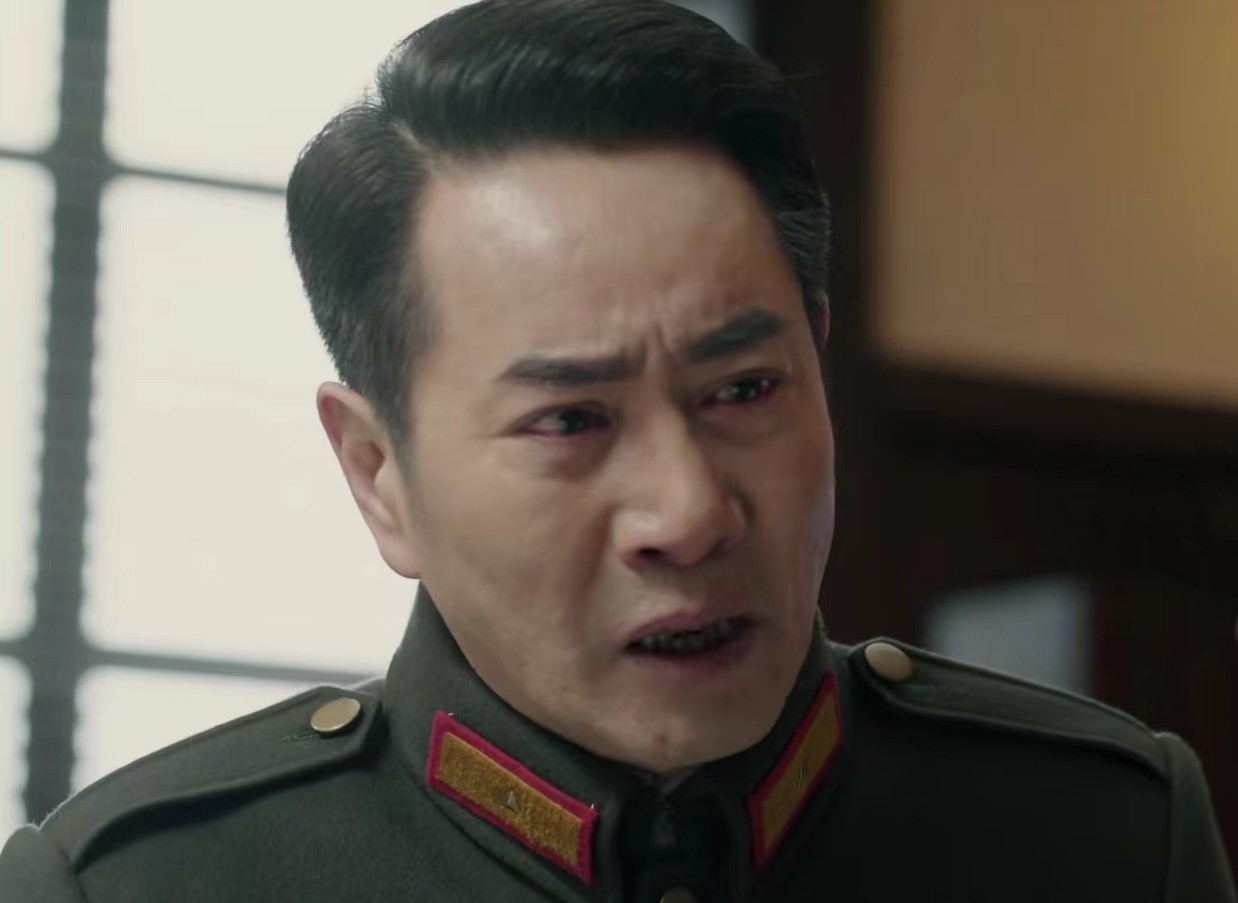 《蜂巢》：没想到清山军校的校长蒲丛就这样败给了副校长黄素梅？

一开始以为他是以