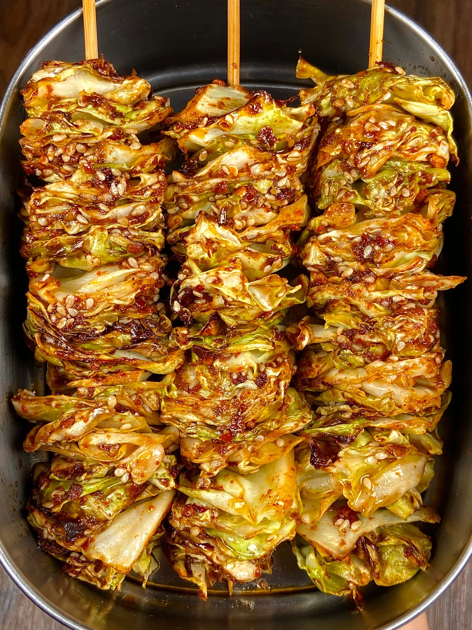 你一定要试试这个包菜串的烤法，真的太绝了！

在烤制过程中，那个香味简直让人陶醉