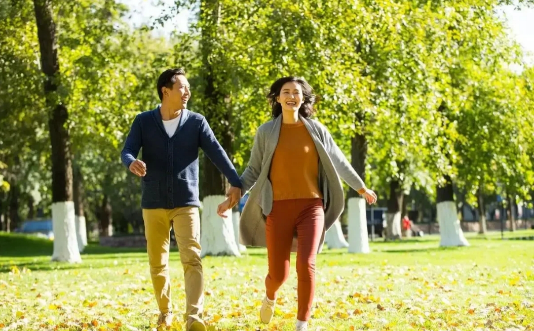 浙江宁波，一女子突然就被一名陌生人起诉了，要求其每月支付赡养费1000元。这名陌