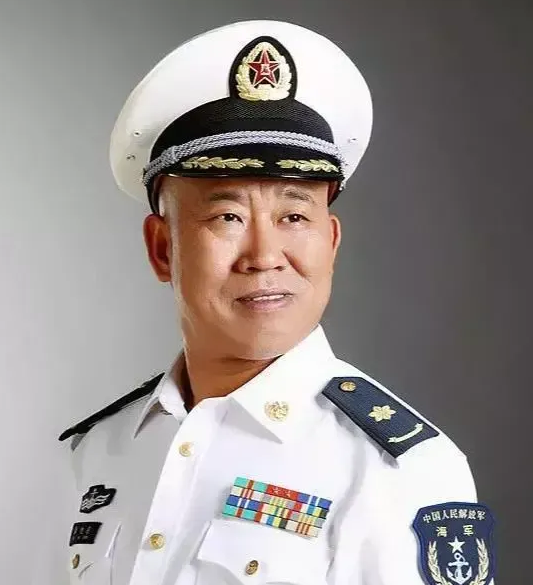 杜旭东公开道歉：有些问题想请教一下相关部门：
请问相关部门，这些人是如何走上这个