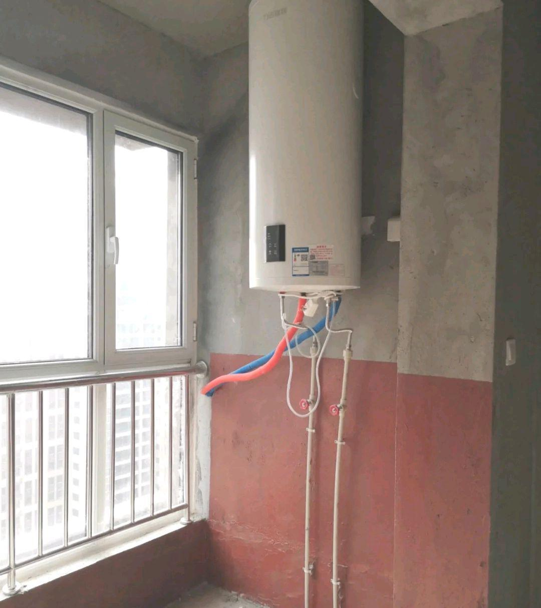 有多少业主真正选择继续使用开发商装配的太阳能热水器？

在许多新建住宅小区中，开