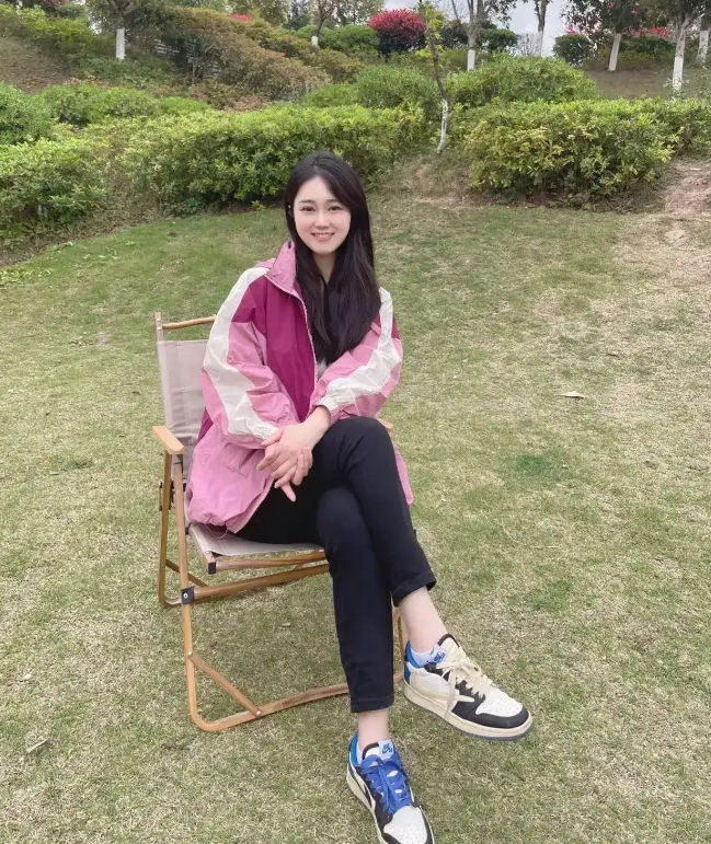 什么是良师?
表妹在一所中学当老师。她说这两年发现了一个有趣的现象:但凡课堂有个