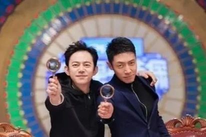 今年春晚都给我去看！！
双北要连线了哇咔咔咔！
何老师是长沙分会场主持人哇！
三