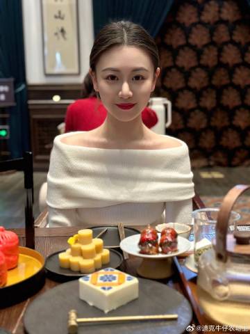 终于，我与风烟俱净，与你再无瓜葛。 ​
