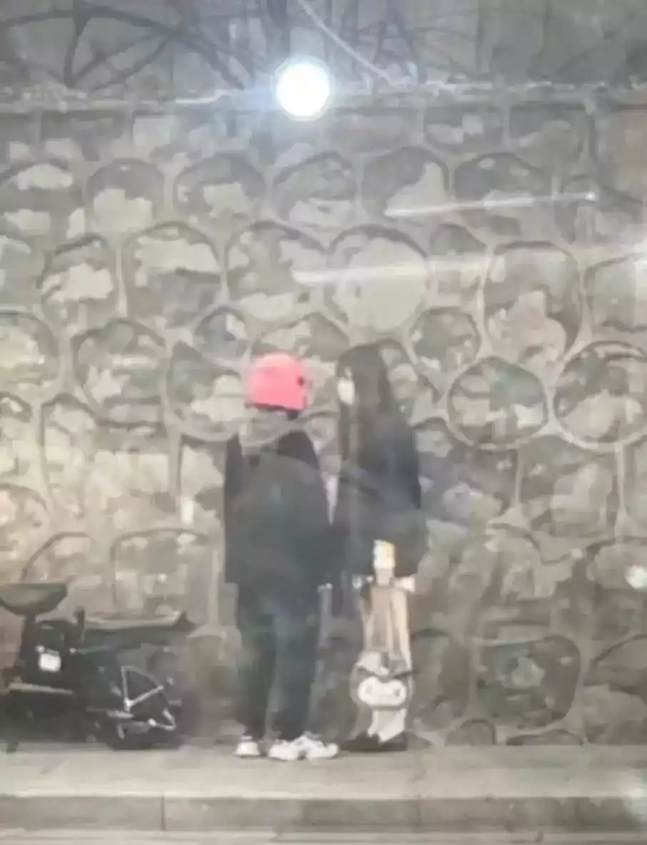 现在的男的可真卑微