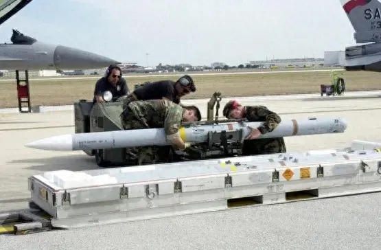 美国批准对台新一轮军售，预计总金额为3亿美元，以强化台湾所谓“自我防卫能力”。在