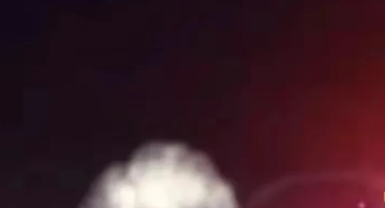 “太危险了！”广东，男子凌晨在一高速收费站遇到交警执法，由于视线不好、车速较快，