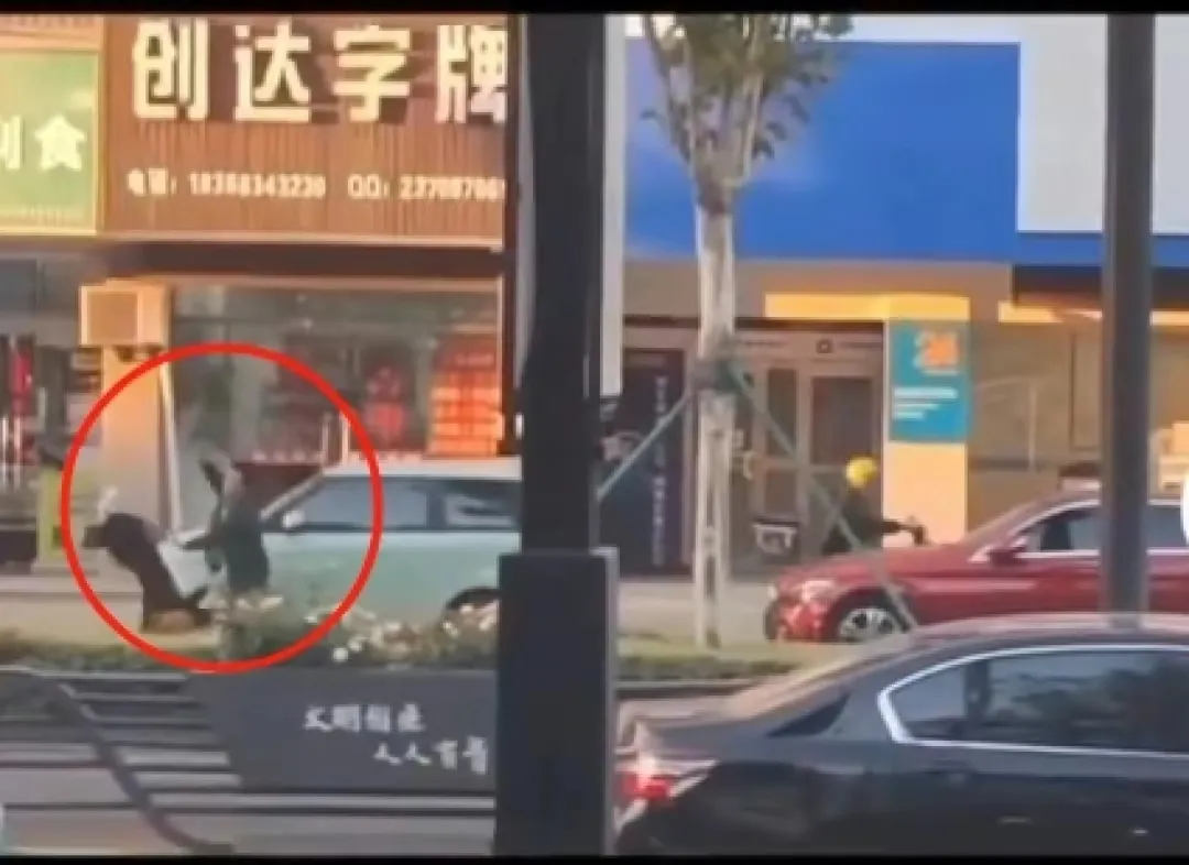 女律师被锤爆料：原告河南人，买了浙江房子，房子烂尾，激情行凶
河南男子曹某买浙江