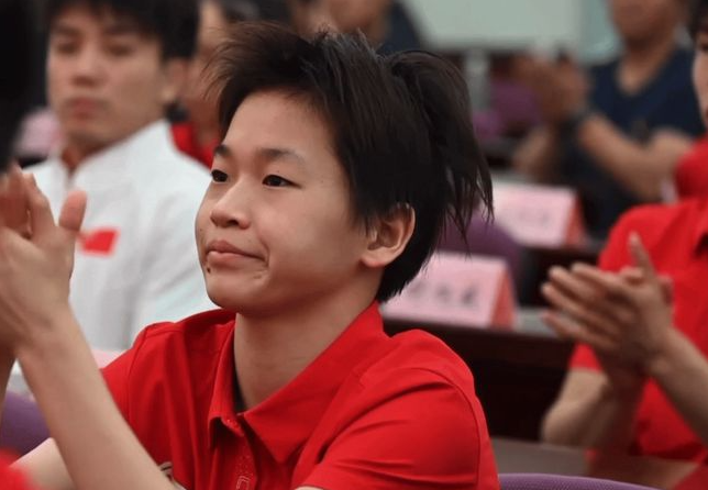 全红婵为什么退出国家跳水队? 明年就是巴黎奥运会，意味着她失去巴黎奥运会的竞争资