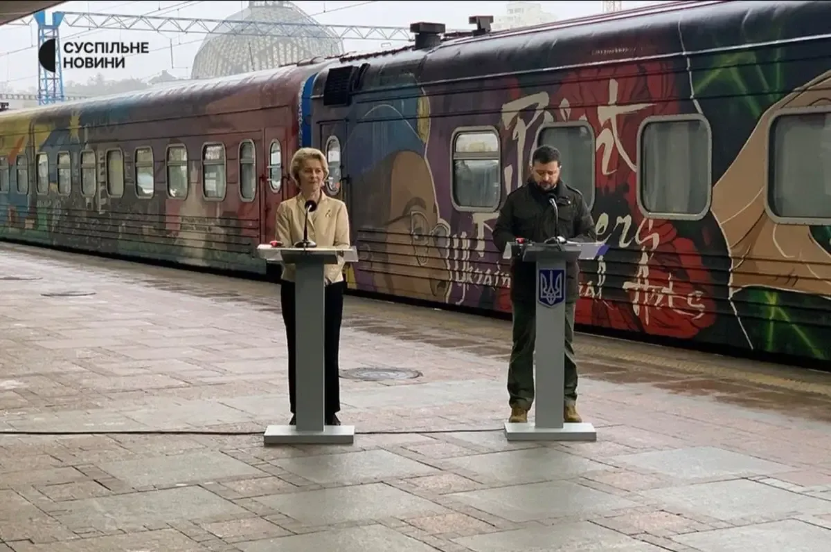 已经没了前呼后拥的支持者了………