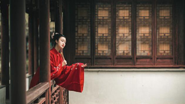 穿书替身文，我爹让我假扮姐姐当替死鬼，我将计就计，让姐姐当我的替罪羊