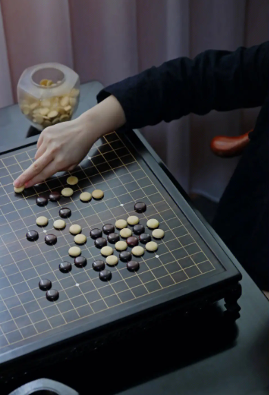 放水得看是什么样的放水，比如围棋，选择简明的赢几目，而不是非常复杂的去赢几十目，