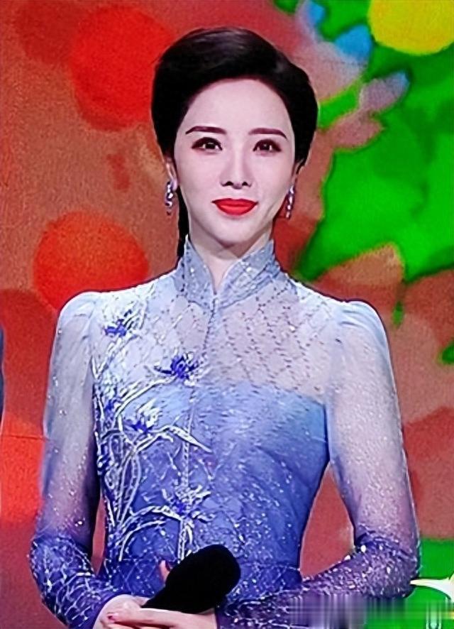 李思思“暴露无遗”？这一次她的狐狸尾巴显露来了