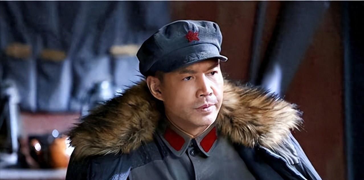 醒醒吧!没巨人气质就别硬演周总理了，你是当观众瞎吗