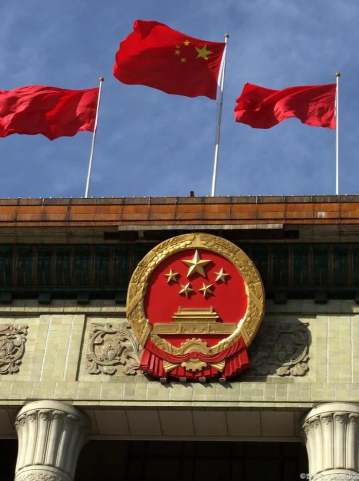 体态雍肿、效率低下，县级党政人员亟待精简！

省市县乡四级中，县级党政机构处在承