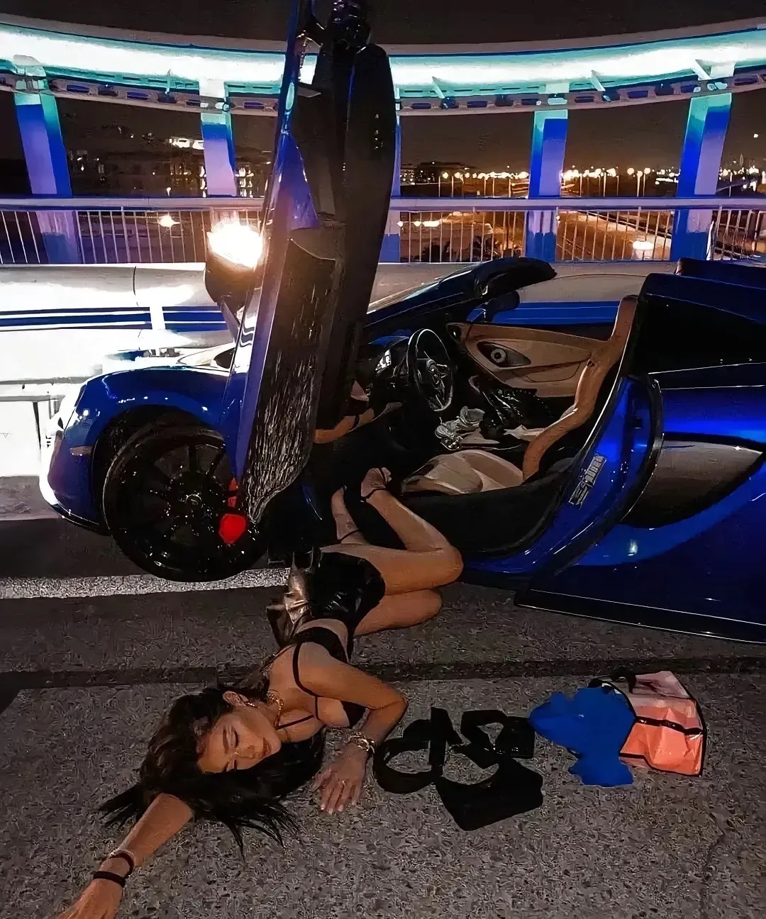 兄弟们，要车还是要美女，二选一！我相信你们跟我一样都是纯洁的男人，选车…
