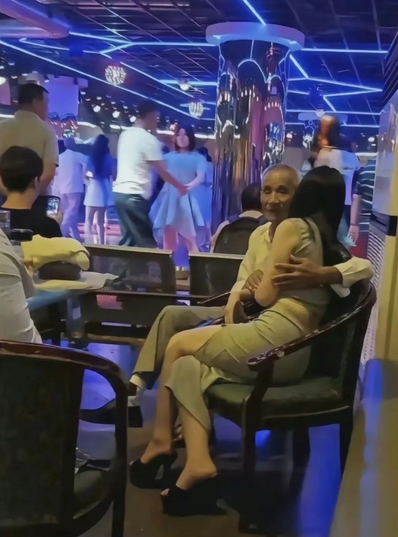 你的信仰什么时候开始崩塌的？