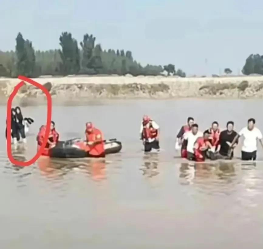 人没了！！男子跳河续， 律师：以遗产为限进行贷款偿还

济南小伙自捆双脚，跳河自
