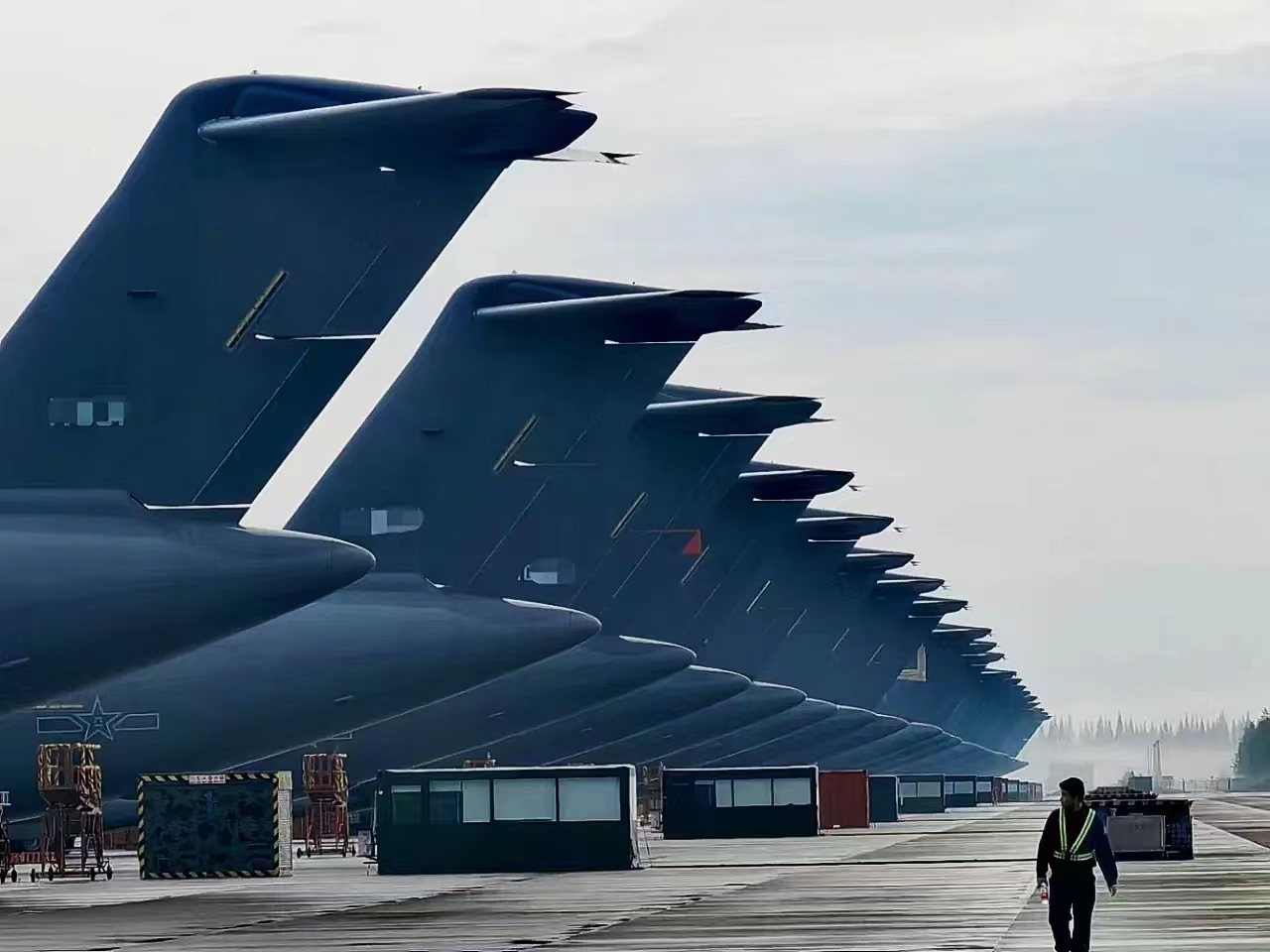 空军战略武器，国外有的，我国也有！
国外充足，我国也更多！
战略空军初养成，而且