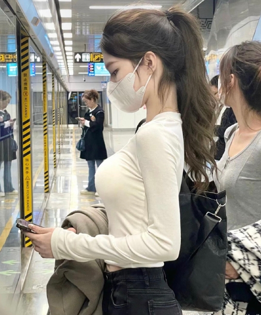 这就是喜欢坐地铁的原因…… ​​​