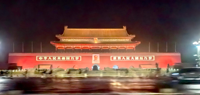 此刻，经过天安门广场
汽车在运动中随手抓拍，华为mate60效果不错。