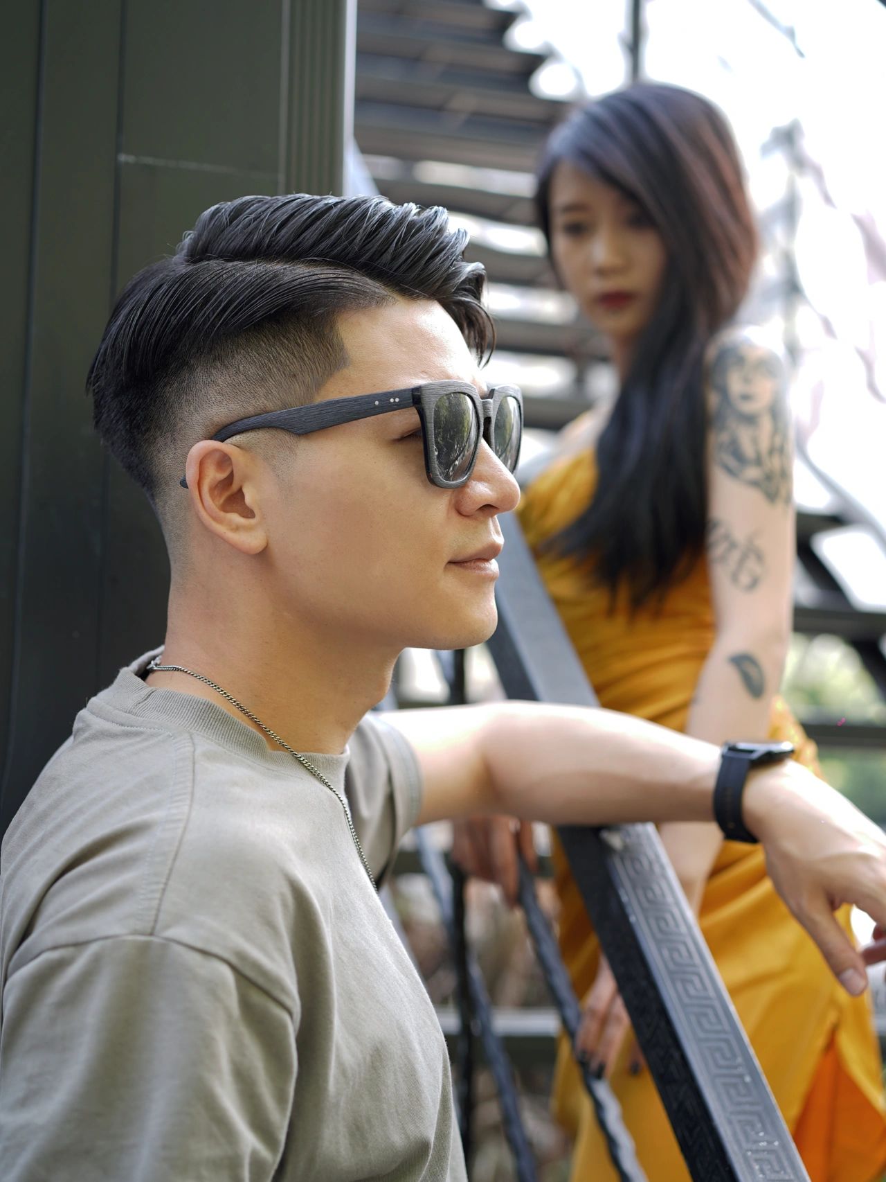 复古油头男士理发馆