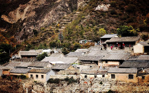 回乡祭祖，所有人都踮着脚尖走路，还意外发现我是三舅姥的贪恋对象......