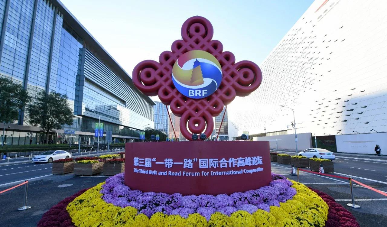 150多个国家和地区，也就是说，除了美国和他的圈子里极个别心怀鬼胎的国家，都派代