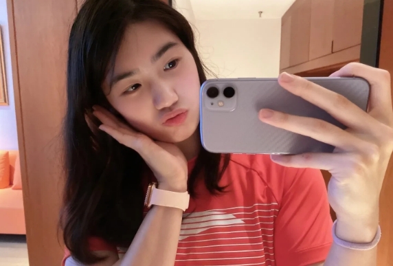 江苏美女张雨霏日常生活中的一组美艳美照#亚运女神