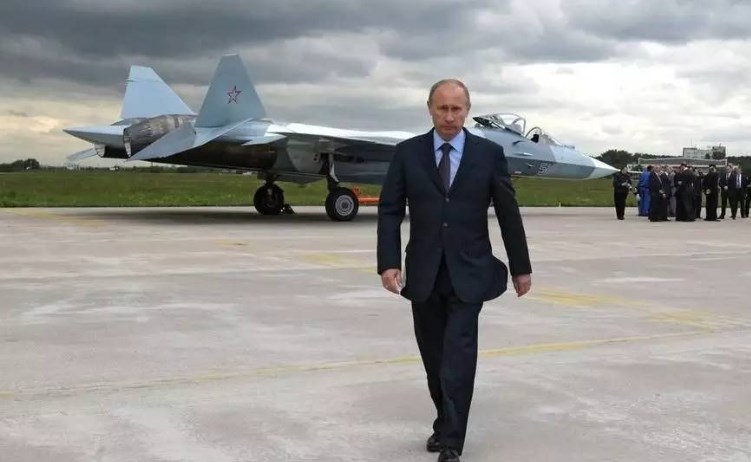 乌军干出“狠事”，直接动用美制武器，一举消灭65名乌军战俘，或面临严重后果。果然