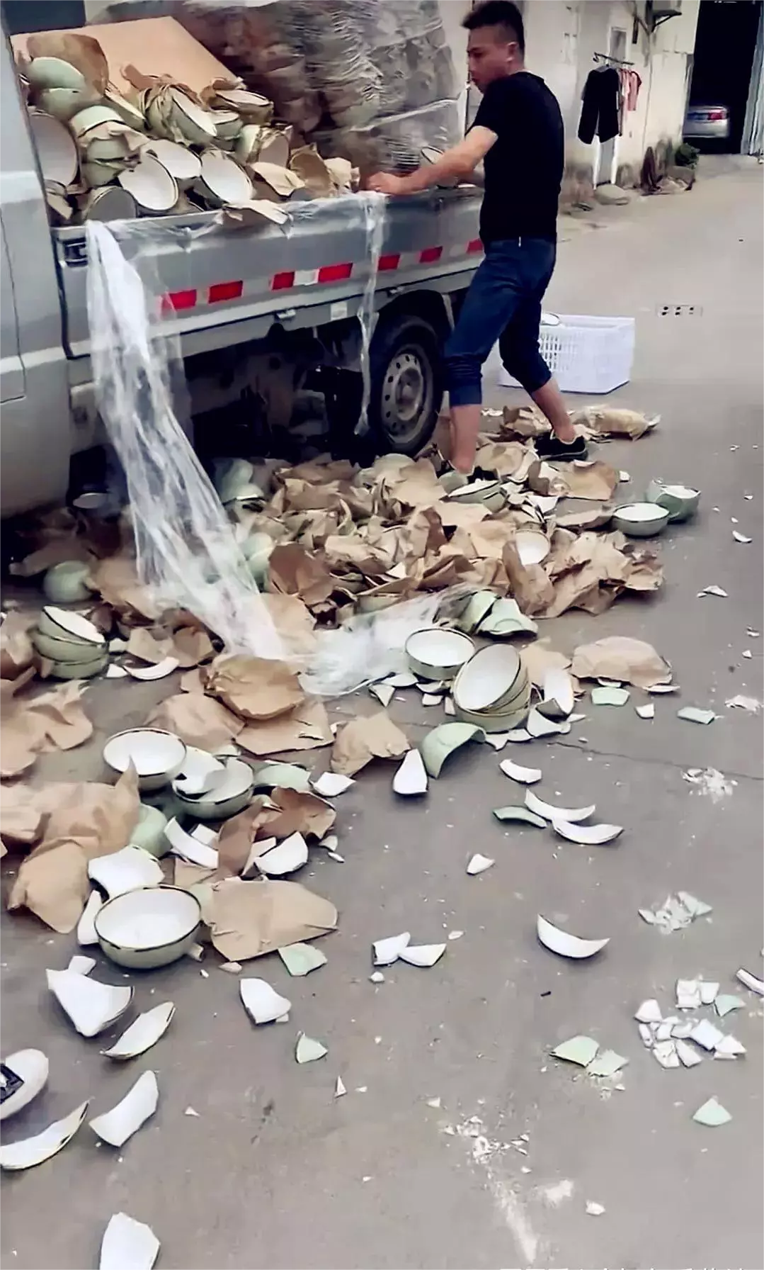 老板一下子损失了好几万