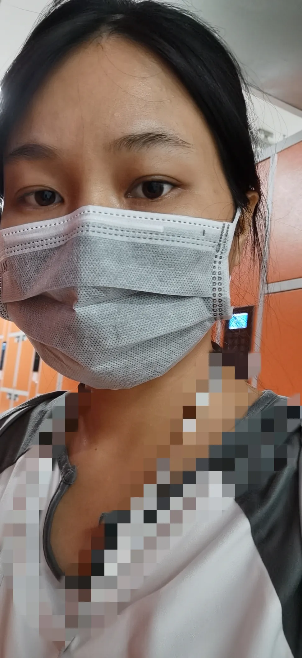 进厂打工上夜班简直就是要命。
现在是6月21号凌晨03：11分，第一次进厂打工，