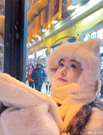 谢谢哈尔滨

突如其来的雪像是礼物一般❤️