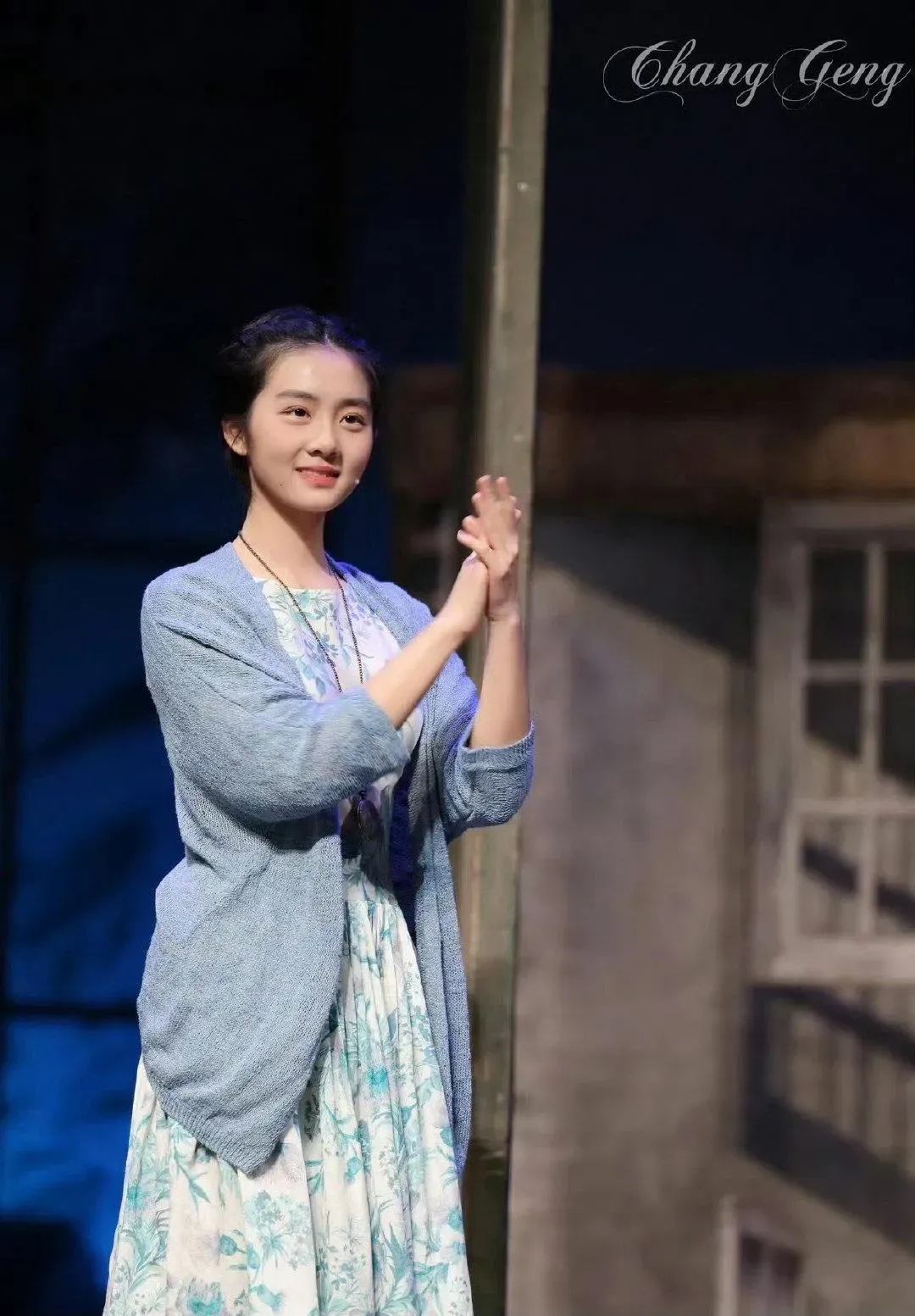 黄多多和何老出演话剧，这资源，真是有人一出生就在罗马了

