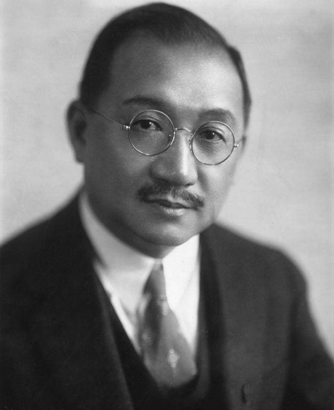 1967年8月，孔祥熙病重。临终前，他握着妻子宋霭龄的手，很是悲痛，孔家那么有钱