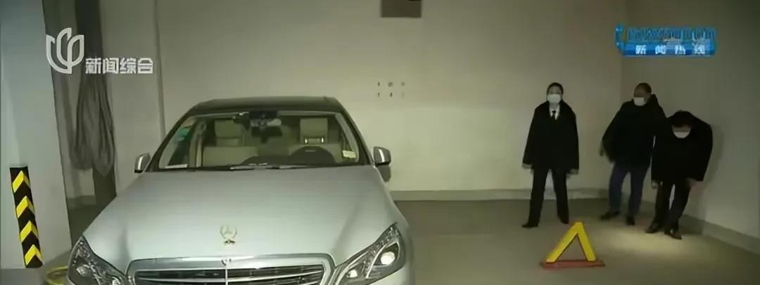 “我花钱买的车位，凭啥不能停2辆车？”上海，男子家车多，买了个车位，44平方米，