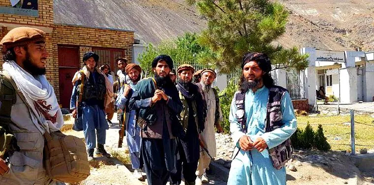 伊朗、伊拉克、约旦这三个国家都发表声明说：他们愿意开放边境通道，让塔利班通过去加