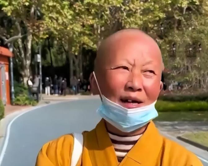 
上海一女子遁入空门，卖掉588万房产全部捐给寺庙，结果几年后，她面对镜头泣不成