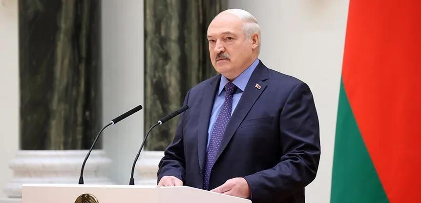 卢卡申科称美国制造了混乱，第三次世界大战或从中东爆发。卢卡申科认为，“如果美国人