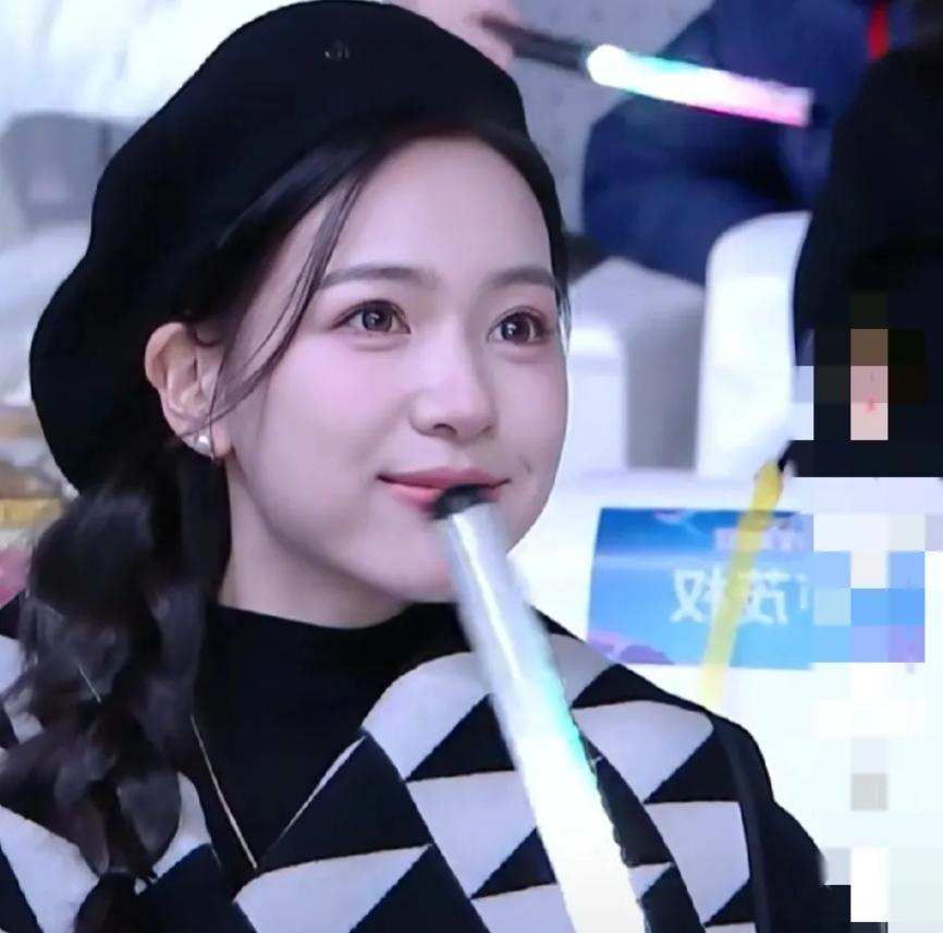 全网最幸福的两位妻子，虽然不是明星出身，但她们的光环不输任何一位女明星。

她们