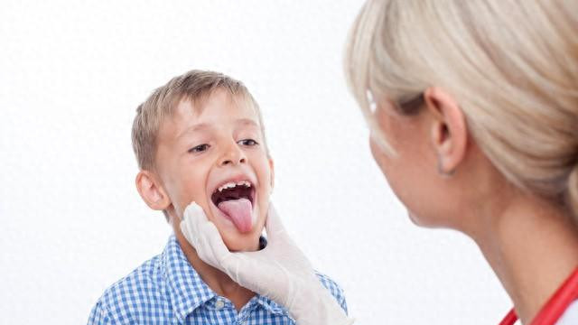 孩子喉咙有痰要吃药吗？化痰，最管用的方法其实是这4个！